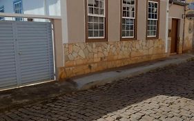 Casa Estilo Colonial, No Centro De Aiuruoca-Mg.